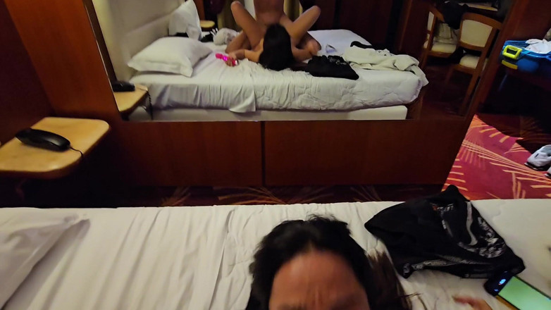 Ferrero anal experience: สาวทําความสะอาดให้บริการเต็มรูปแบบแก่ฉัน