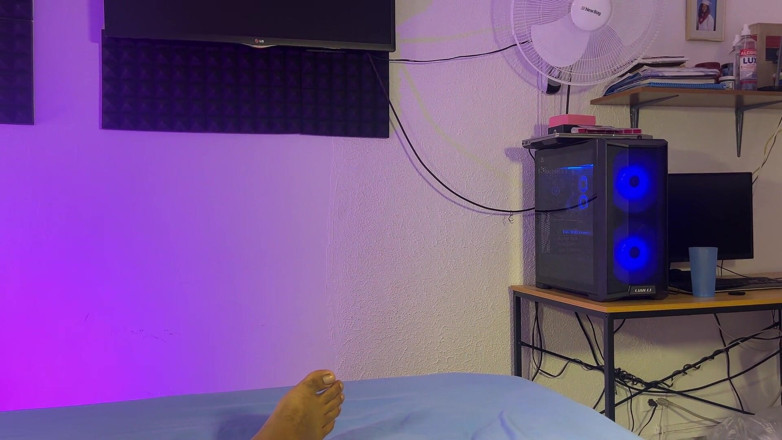 Leyne Rodriguez: İri göğüslü üvey anne hamile kalmak istiyor ve amını doldurması için üvey...