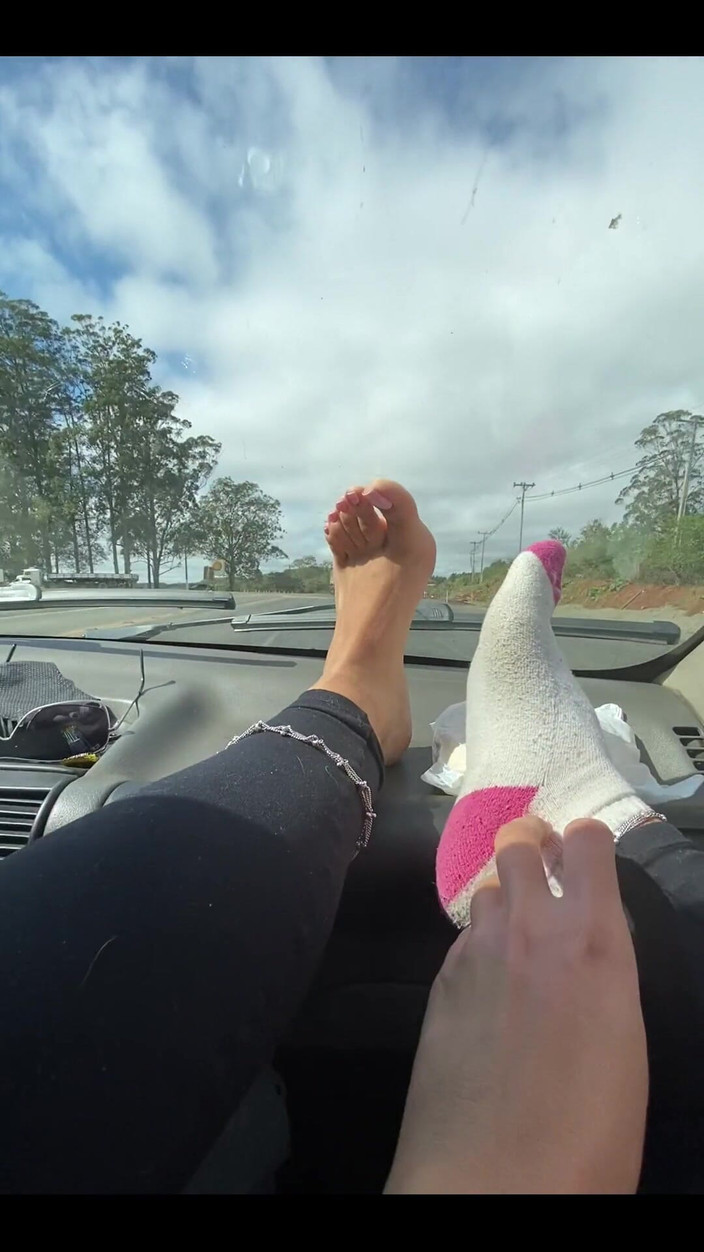 KiffaFeet: Zpocené a unavené nohy