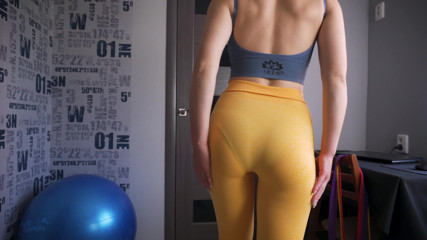 Teasecombo 4K: Provocación de línea de bragas en leggings y bragas de...