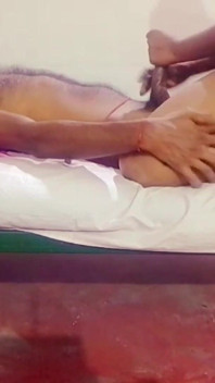 Ma copine massage à l’huile Eanjaiyeng