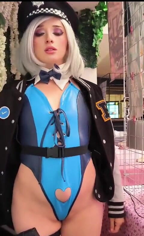 Happy Monday (Candy Camille)