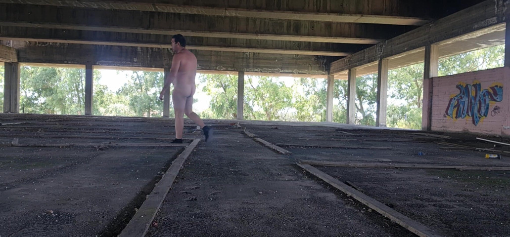 All Naked in Outdoor (Mirko) All Naked in Outdoor (Mirko)