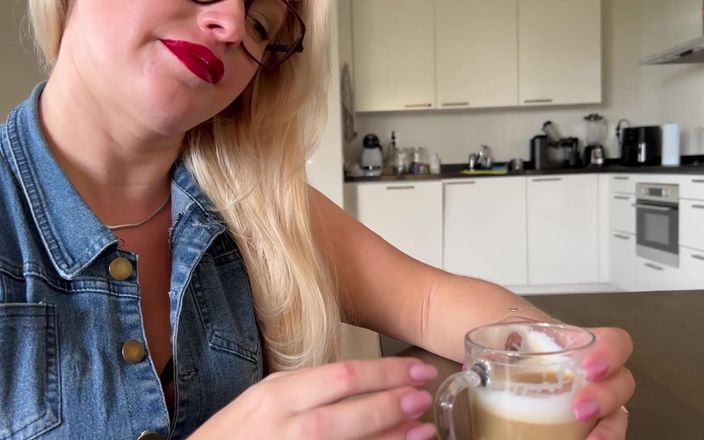 Anna Lynx: Asmr com unhas longas tocando fetiche