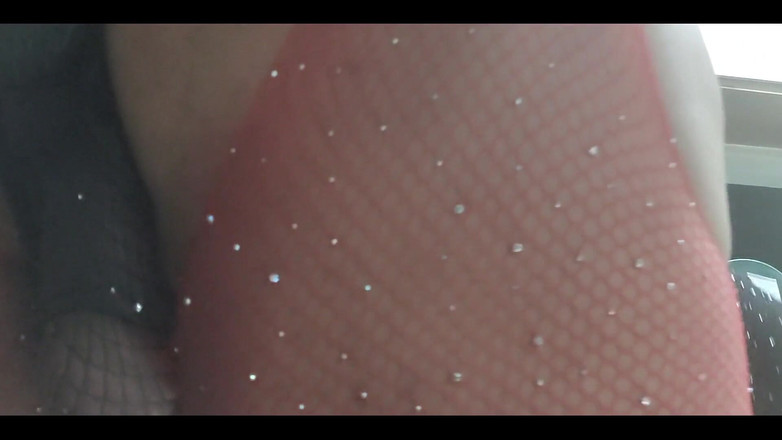 KNKY Bee: Задница с батплагом