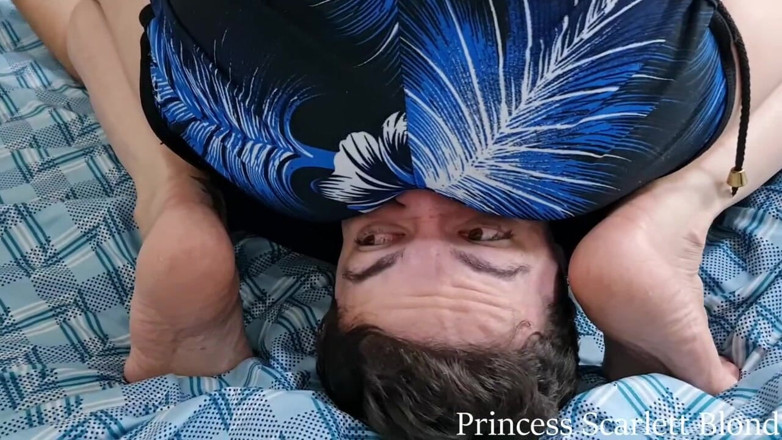 Queen Lytta ballbusting and cum lick: ヴィトリア・ヴォンティース&amp;ミスター・パイン - スメリーフィート 第1話 - フット・ワーシップ - フット・ドミネーション