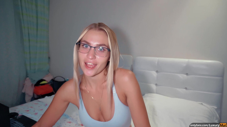 ReplayXXXLady: Take Me - Girlfriend Throws a Toy and Takes a Real...