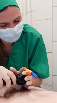 Medfet catheter lagi asik mainin kontol, ngocok kontol dan muncrat pakai vibrator