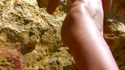 Radical: Bionda magra con tette piccole si diverte seduta stando sopra