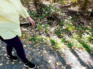 Bouncy Tits Action: 在木桩上张开双腿 - 我会拍打你的阴唇