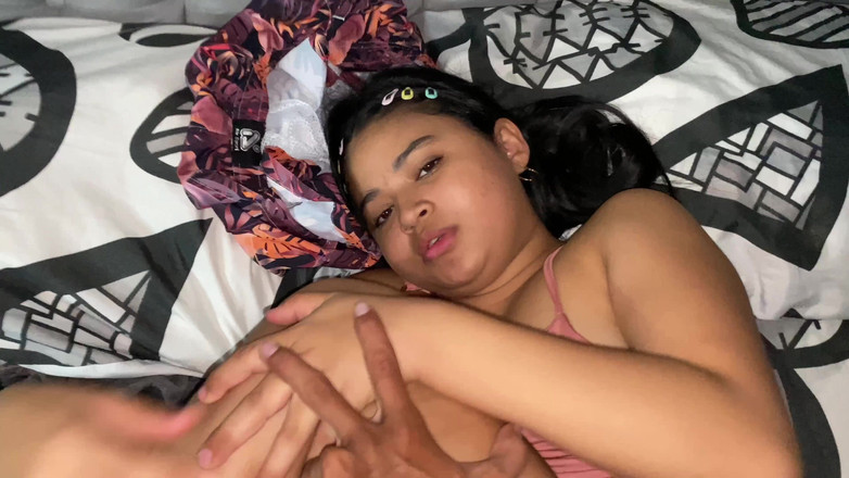 Yohamedi: Universitätsstudent Verführt Seinen Klassenkameraden