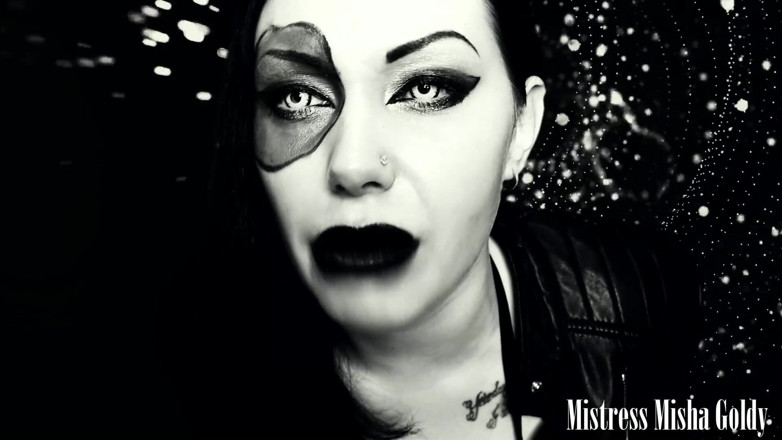 Goddess Misha Goldy: Tire seu capacete de proteção e me dê o controle...
