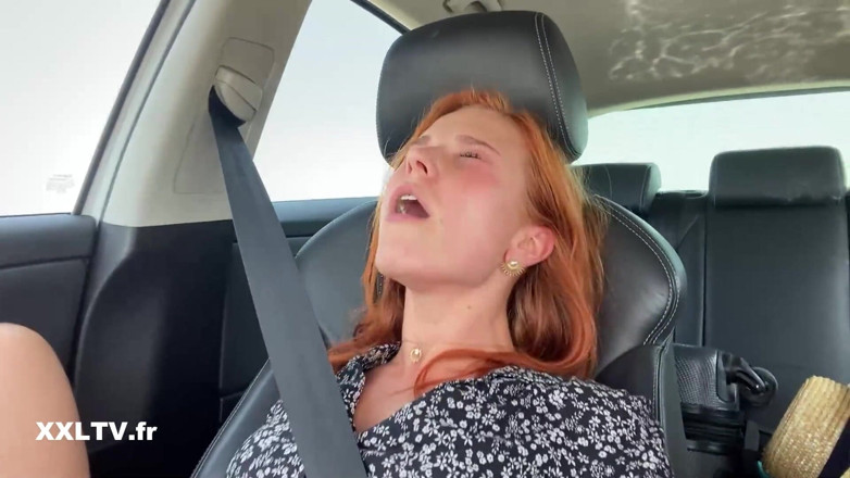 XXLTVFR: Clemence audiard masturbiert im auto