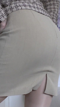 Because You’ve Been Such a Good Boy, Today You Get to Unload Your Cum Onto My Skirt-covered Ass, Lady Victoria Valente