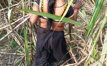 My Sexy Wife and I in the Sugarcane Field in Mast Chudai