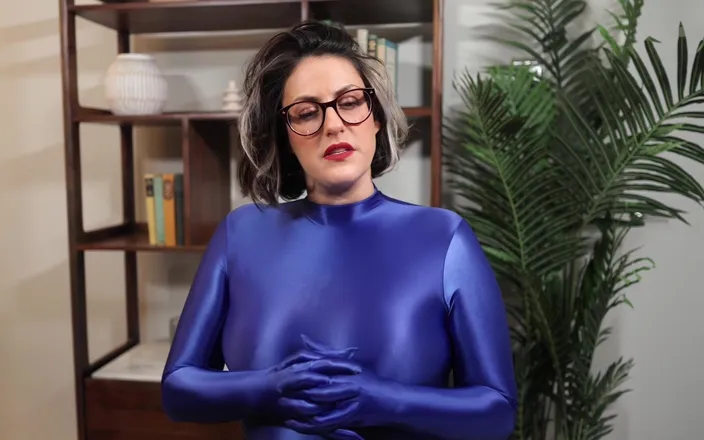 Countess diamond: タイトな服フェチ露出