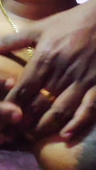 Menina indiana com tesão quer fazer sexo romântico