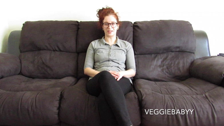 Veggiebabyy: Asistenta exasperată are nevoie de tine pentru a ejacula