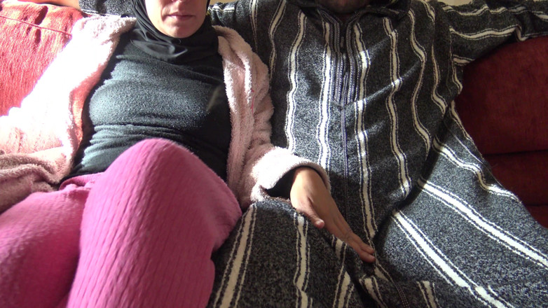 Souzan Halabi: 65歳のインド人イスラム教徒のおばあちゃんがロンドンの18歳の少年にフェラチオをする