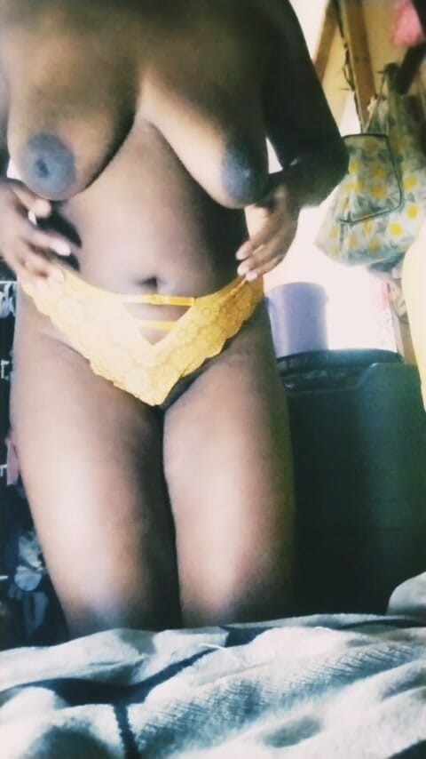 prinjema: Ebony Babe Masturbating Under Her Sexy Yellow Pants