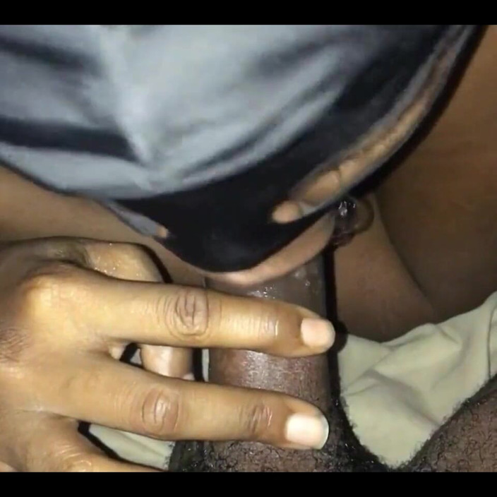 Pperfect lips: 完璧な唇で間違ってしまいました-私は彼のチンコをしゃぶった パート2