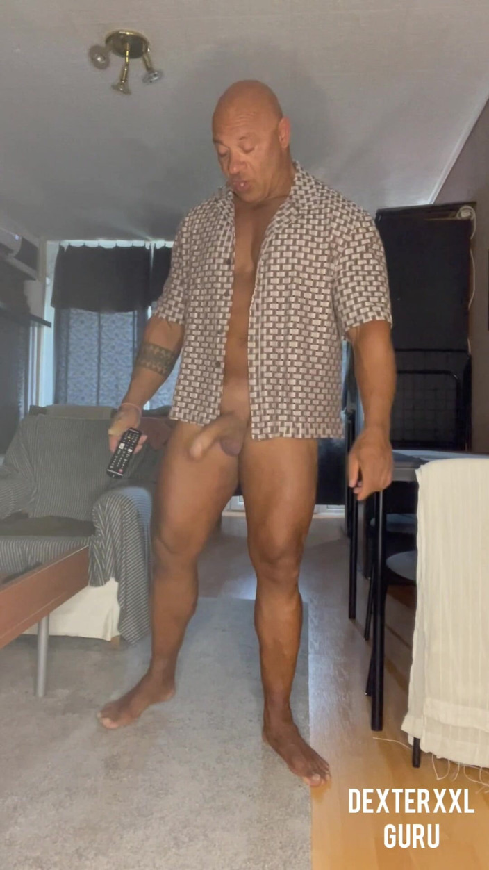 Mr. Guru: 내가 좋아하는 경우 양성애자 보디빌더 Wank Solo