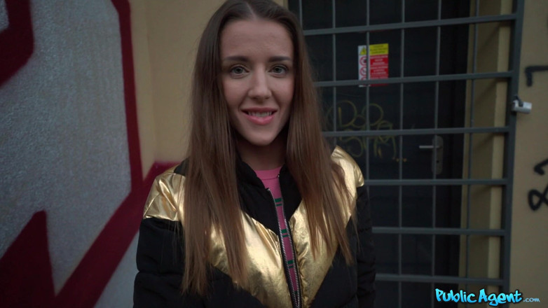 Public Agent: Agent public - studenta sexy Sybil și sexperimentul