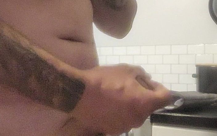 Garywhore: ムラムラした男の子がオナニーし、キッチンカウンターの上でイキまくり、舐め上げる