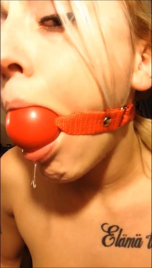 Selfgags classic: Saya suka disedak!