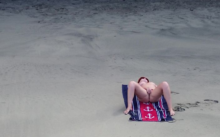 Emma Voyeur: Sinnliche nackte strandgöttin von Drohne gefangen genommen - ultimative aerial schönheit