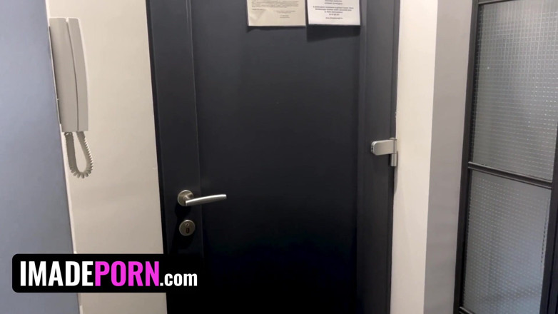 I made porn: 내가 포르노를 만들었어 - 그녀의 쪼이는 쪼이는 을 뚫기 전에 자지에 개그하는 거유 라틴계 십대