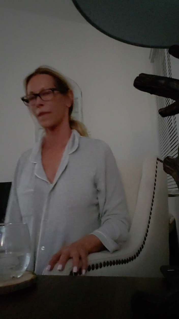 JessRyan: Stuzzicando per il Mio Fan Club! MILF Camgirl Jess Ryan