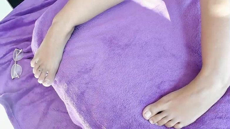 melu_world: Adoration des bulles et des pieds bubblegum - lapin looner
