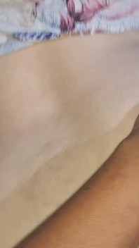 彼女は妊娠したいと思っています