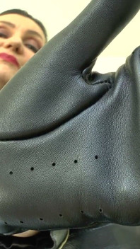 Vzrušující kožené vůně! Čichám na moje rukavice! Lady Victoria Valente