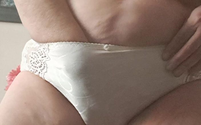 Mommy big hairy pussy: Trong quần lót và chạm vào cơ thể người lớn