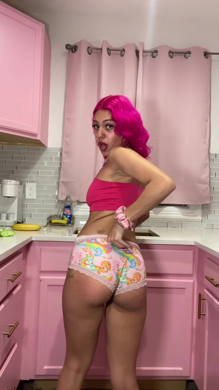 Nali Marie: Twerking and Ass Clapping Compilation