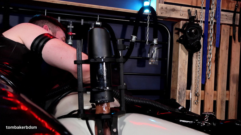 TomBakerBDSM: Training des gummi-zuhälters in der orgasmuskontrolle teil 3 (4k)