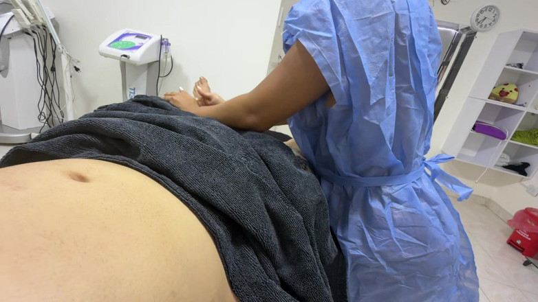 SENSESEX: Masérka mi dovoluje dotýkat se jejího skutečného videa