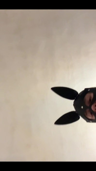 Je tvůj obličej svobodný? Můžu si na něm sednout?