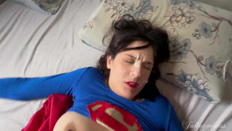 Shamelesscouple: Supergirl impotente derrotada, usada e deixada gozada