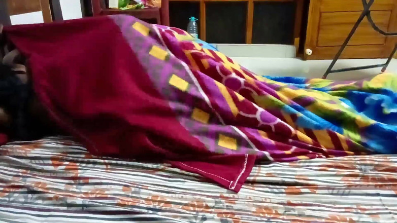Desi palace: Nevlastní teta si užívá sex s milencem