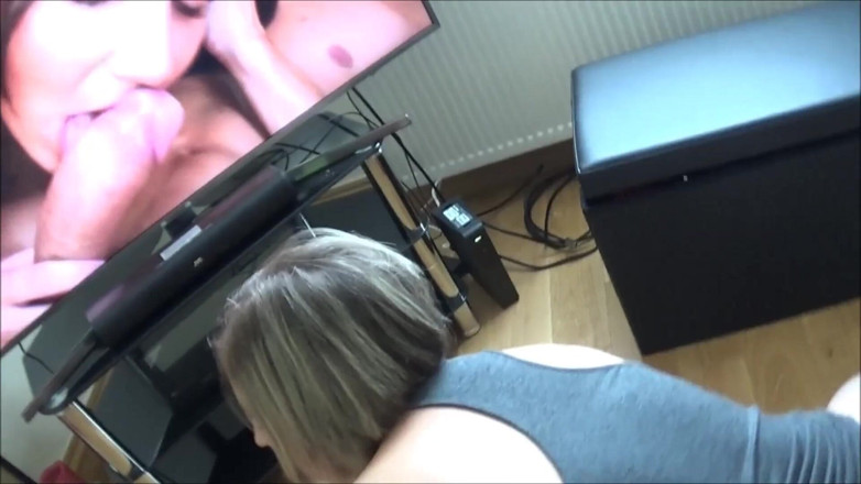 Shooting Star: La moglie scambista guarda il porno di un marito e...