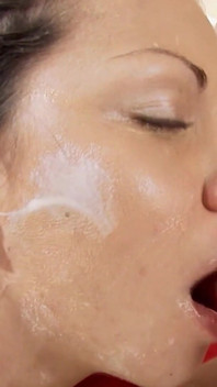 Harige milf creampie loopt over dik sperma na tieten druipend