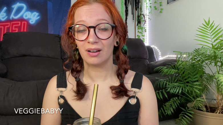 Veggiebabyy: Подруга зменшується і їсть хлопця