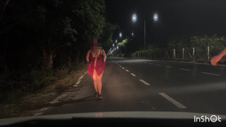 Indian Couplexx: hot bhaabhi sarak par ajanbi ko chod rahi hai