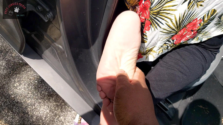 Foot Patrol: Mz Jersey's Danity Phat соковиті м'ясисті підбори і гра підошвами