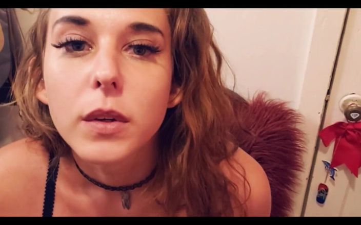 Alli Anderson: Alli anderson sexy slip capezzoli fumando