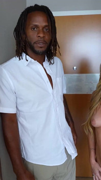 Mi esposa se convierte en puta cachonda en hoteles - trio caliente con extraño - touchmywife