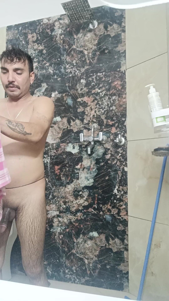 Rajasthani-old-lover: Hombre indio y show de ducha y masturbación